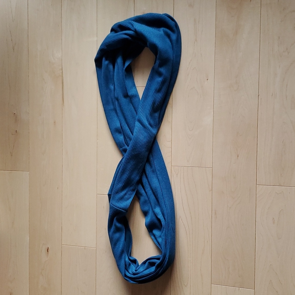 Blue infiniti scarf
